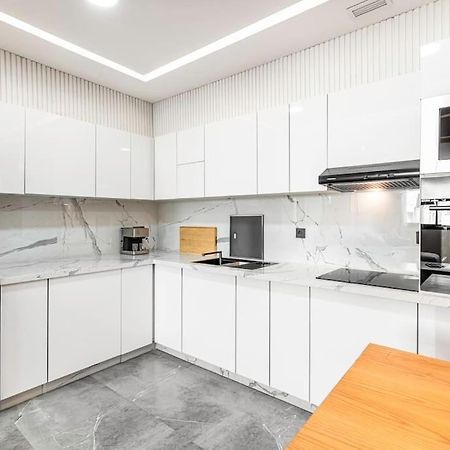 Modern And Luxurious Apartment 라바트 외부 사진